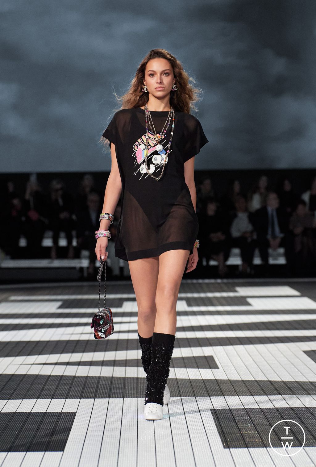 Fashion Week Paris Resort 2024 look 59 de la collection Chanel womenswear