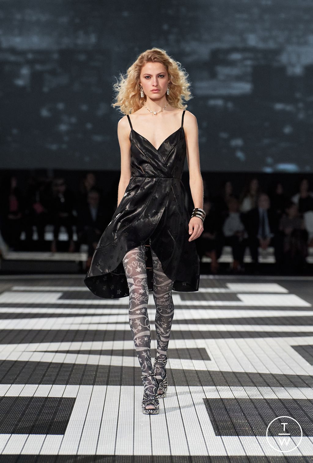 Fashion Week Paris Resort 2024 look 65 de la collection Chanel womenswear