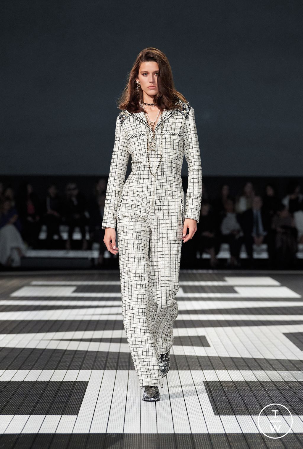 Fashion Week Paris Resort 2024 look 71 from the Chanel collection womenswear