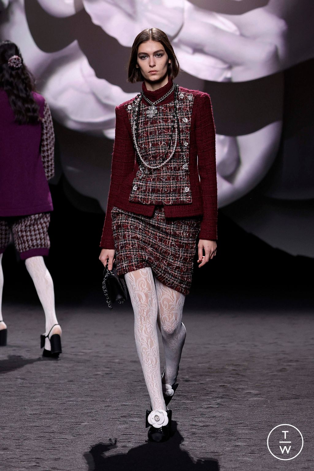Fashion Week Paris Fall/Winter 2023 look 41 from the Chanel collection womenswear