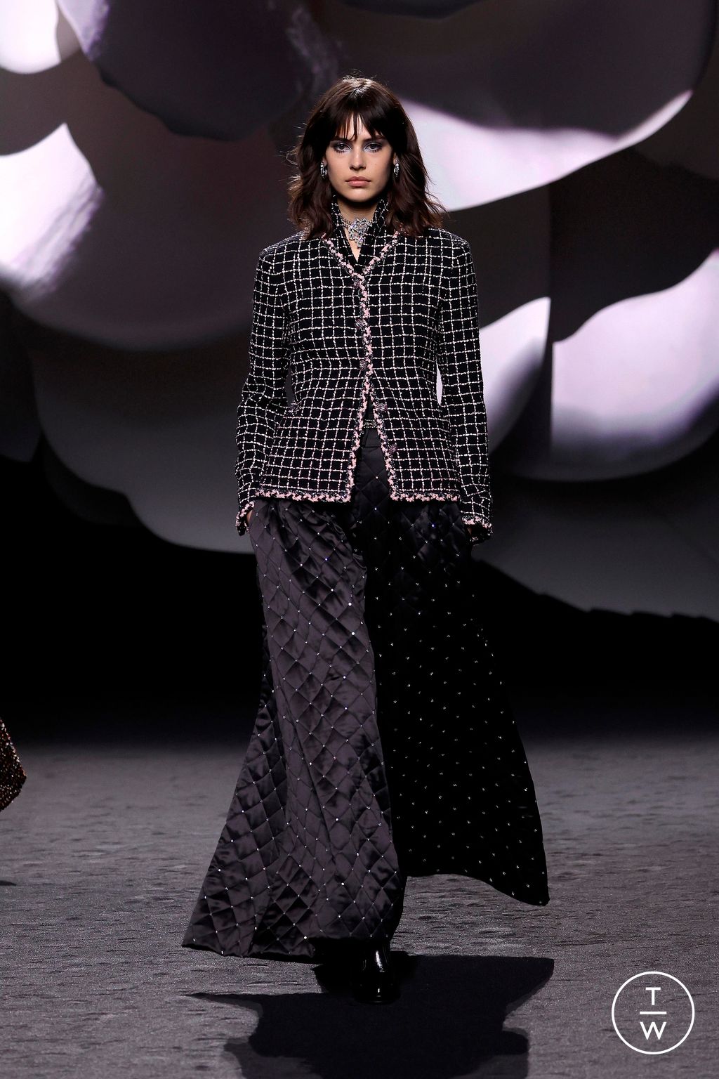 Fashion Week Paris Fall/Winter 2023 look 48 de la collection Chanel womenswear