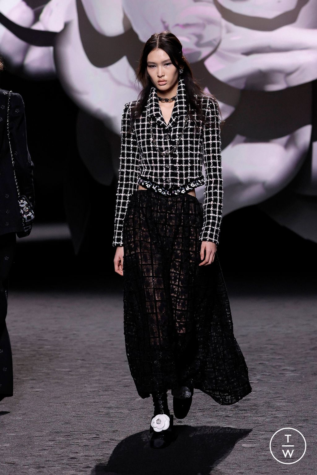 Fashion Week Paris Fall/Winter 2023 look 51 from the Chanel collection 女装