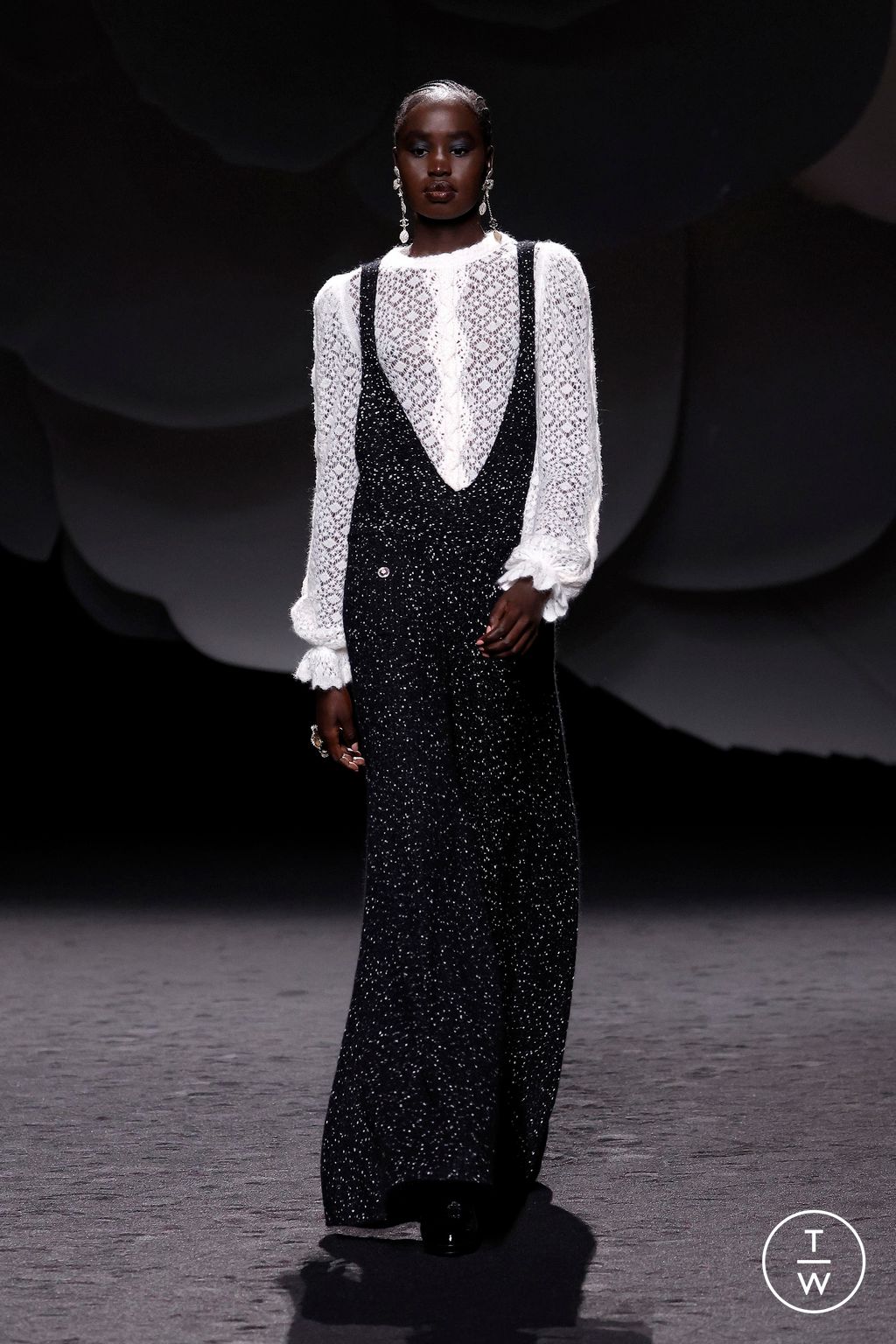 Fashion Week Paris Fall/Winter 2023 look 53 de la collection Chanel womenswear