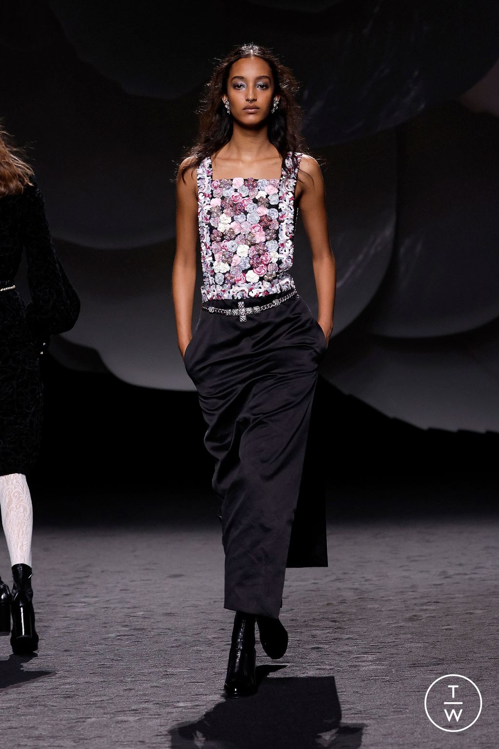 Fashion Week Paris Fall/Winter 2023 look 58 de la collection Chanel womenswear