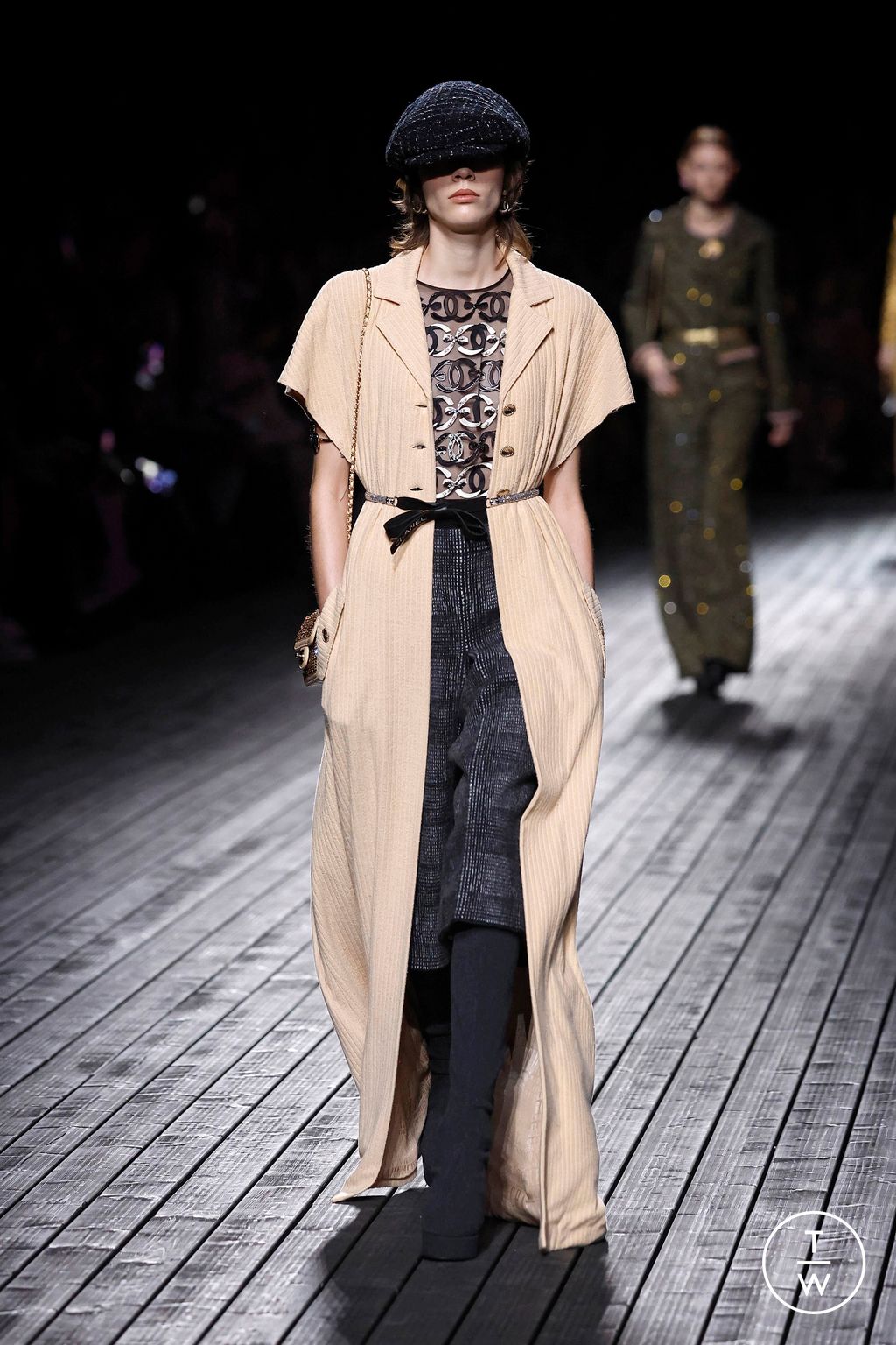 Fashion Week Paris Fall/Winter 2024 look 22 de la collection Chanel womenswear