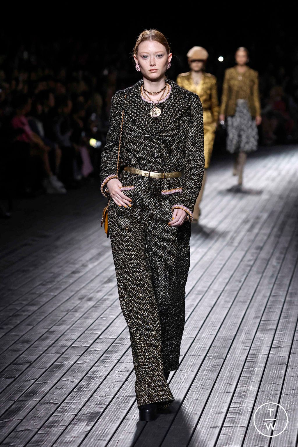Fashion Week Paris Fall/Winter 2024 look 23 from the Chanel collection 女装