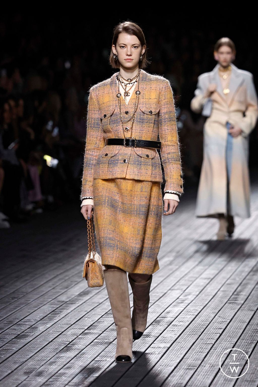 Fashion Week Paris Fall/Winter 2024 look 26 from the Chanel collection 女装