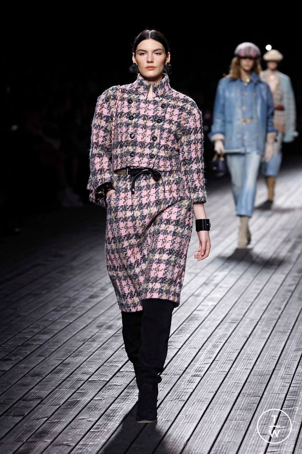 Fashion Week Paris Fall/Winter 2024 look 30 de la collection Chanel womenswear