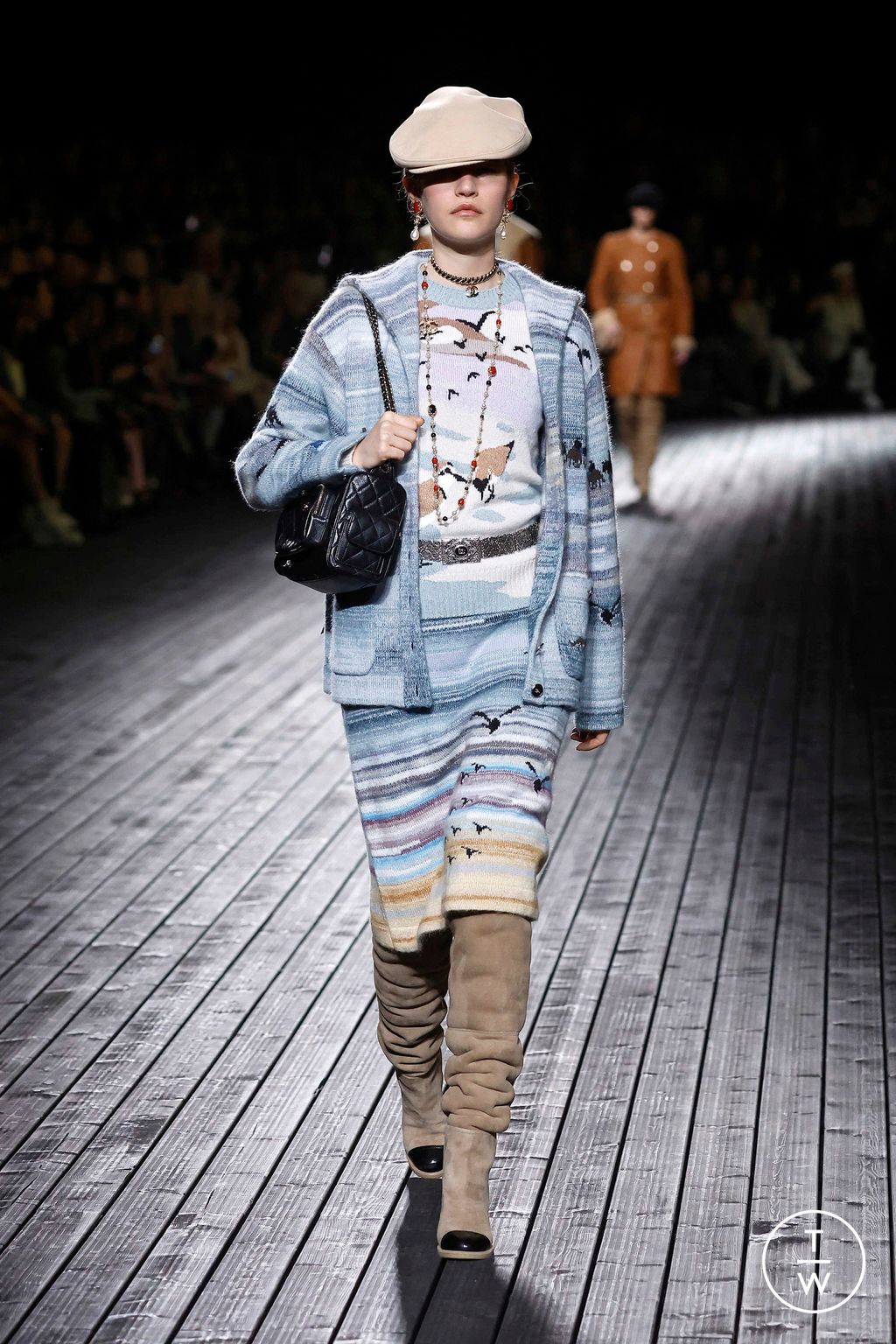Fashion Week Paris Fall/Winter 2024 look 33 de la collection Chanel womenswear