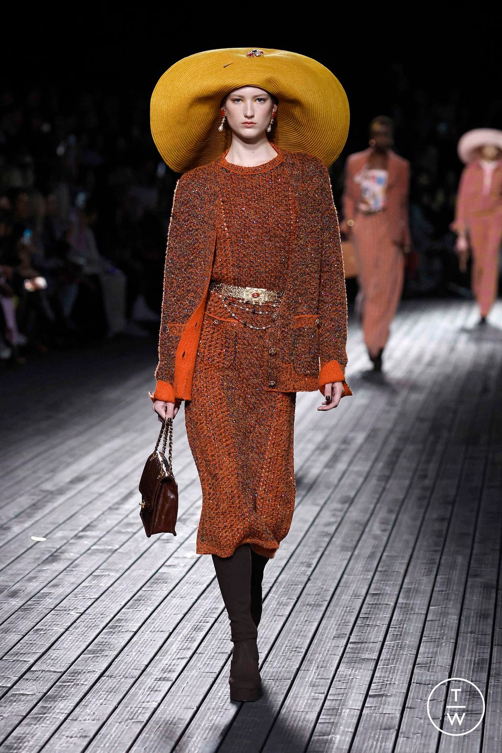 Fashion Week Paris Fall/Winter 2024 look 39 de la collection Chanel womenswear