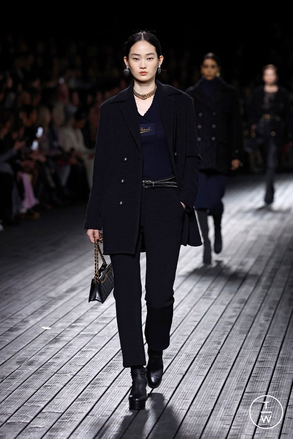 Fashion Week Paris Fall/Winter 2024 look 46 de la collection Chanel womenswear