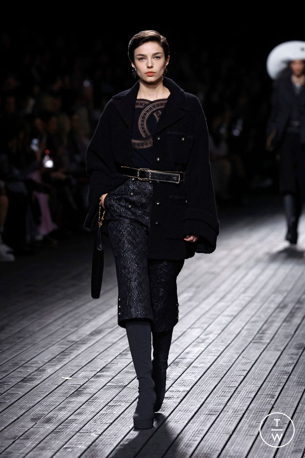 Fashion Week Paris Fall/Winter 2024 look 48 de la collection Chanel womenswear
