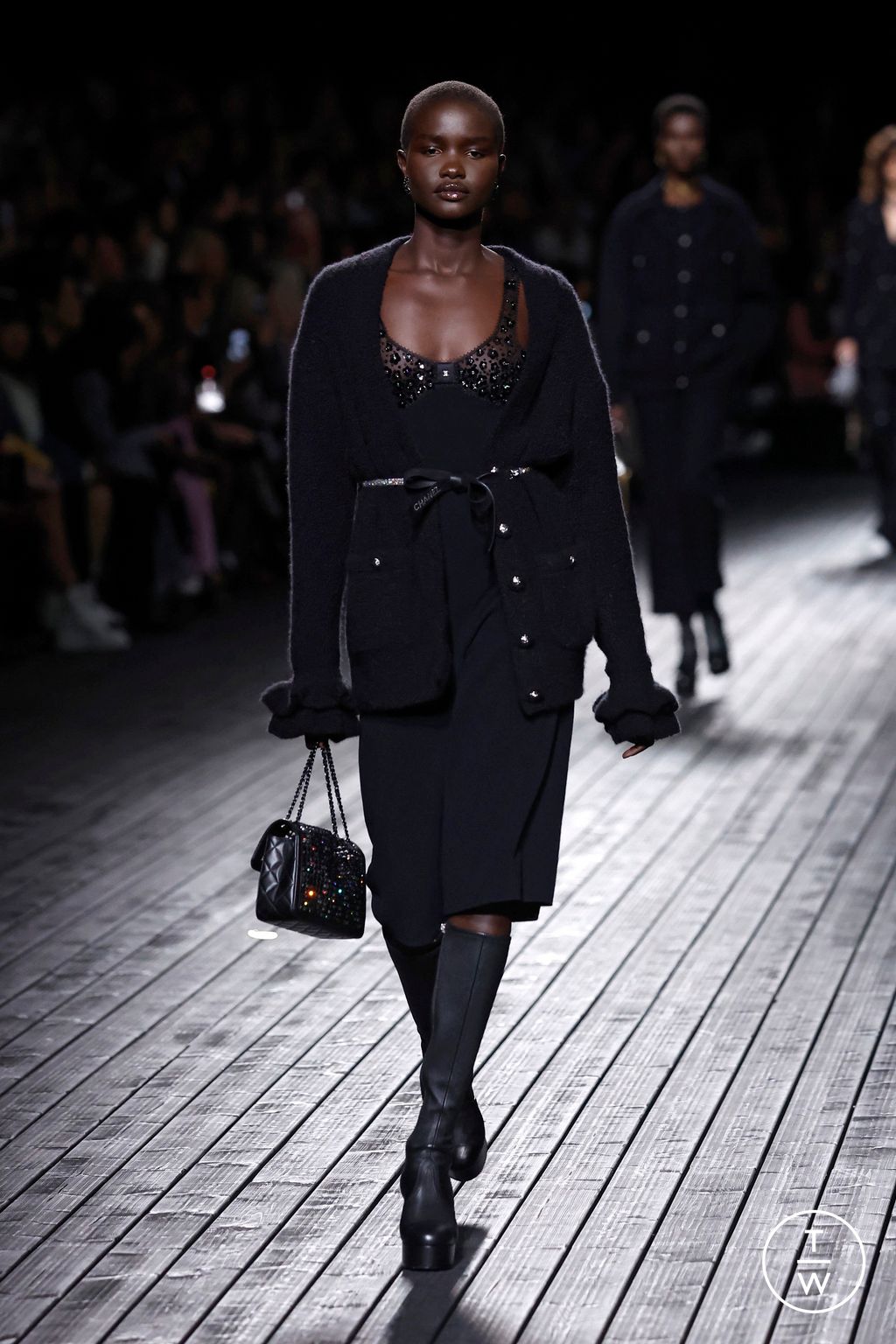 Fashion Week Paris Fall/Winter 2024 look 50 de la collection Chanel womenswear
