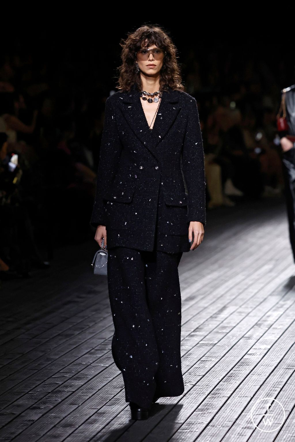 Fashion Week Paris Fall/Winter 2024 look 52 from the Chanel collection 女装