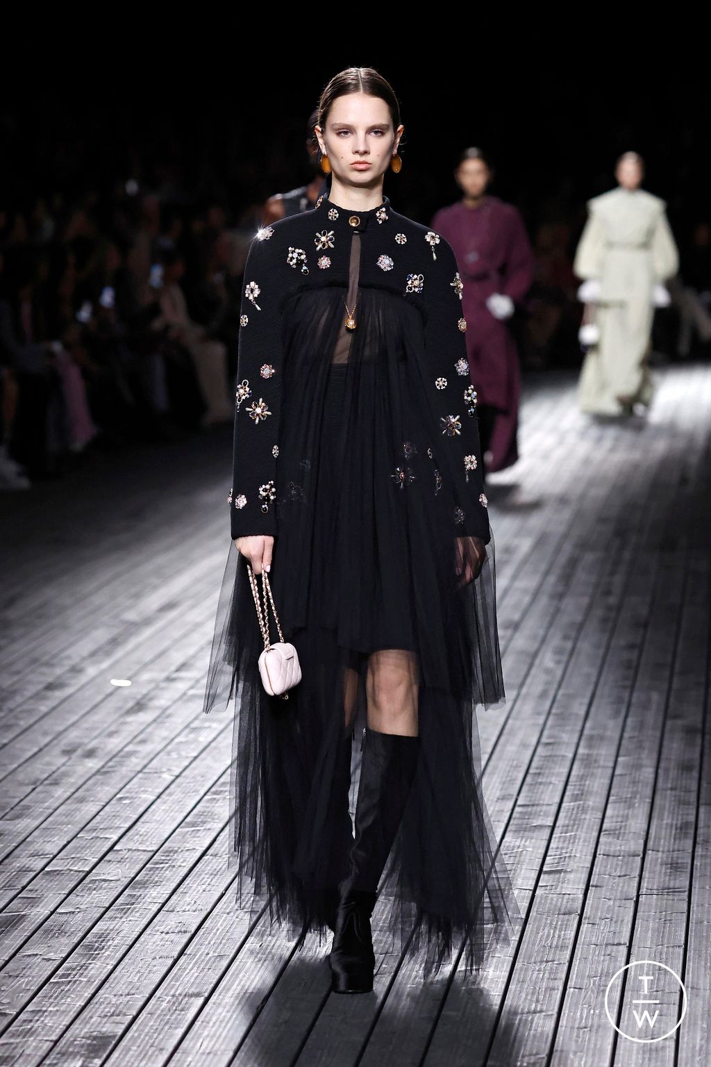 Fashion Week Paris Fall/Winter 2024 look 56 de la collection Chanel womenswear