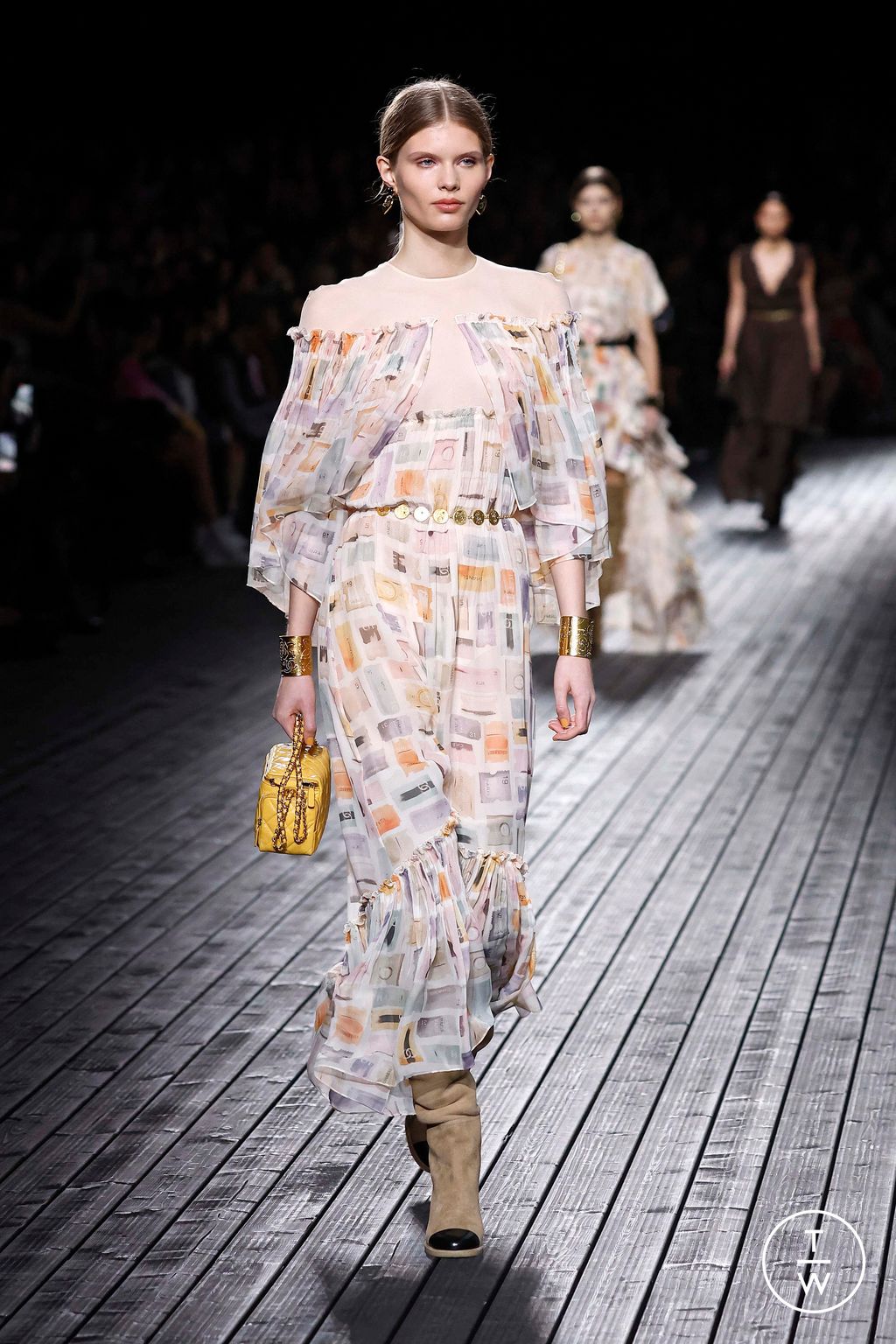 Fashion Week Paris Fall/Winter 2024 look 64 de la collection Chanel womenswear