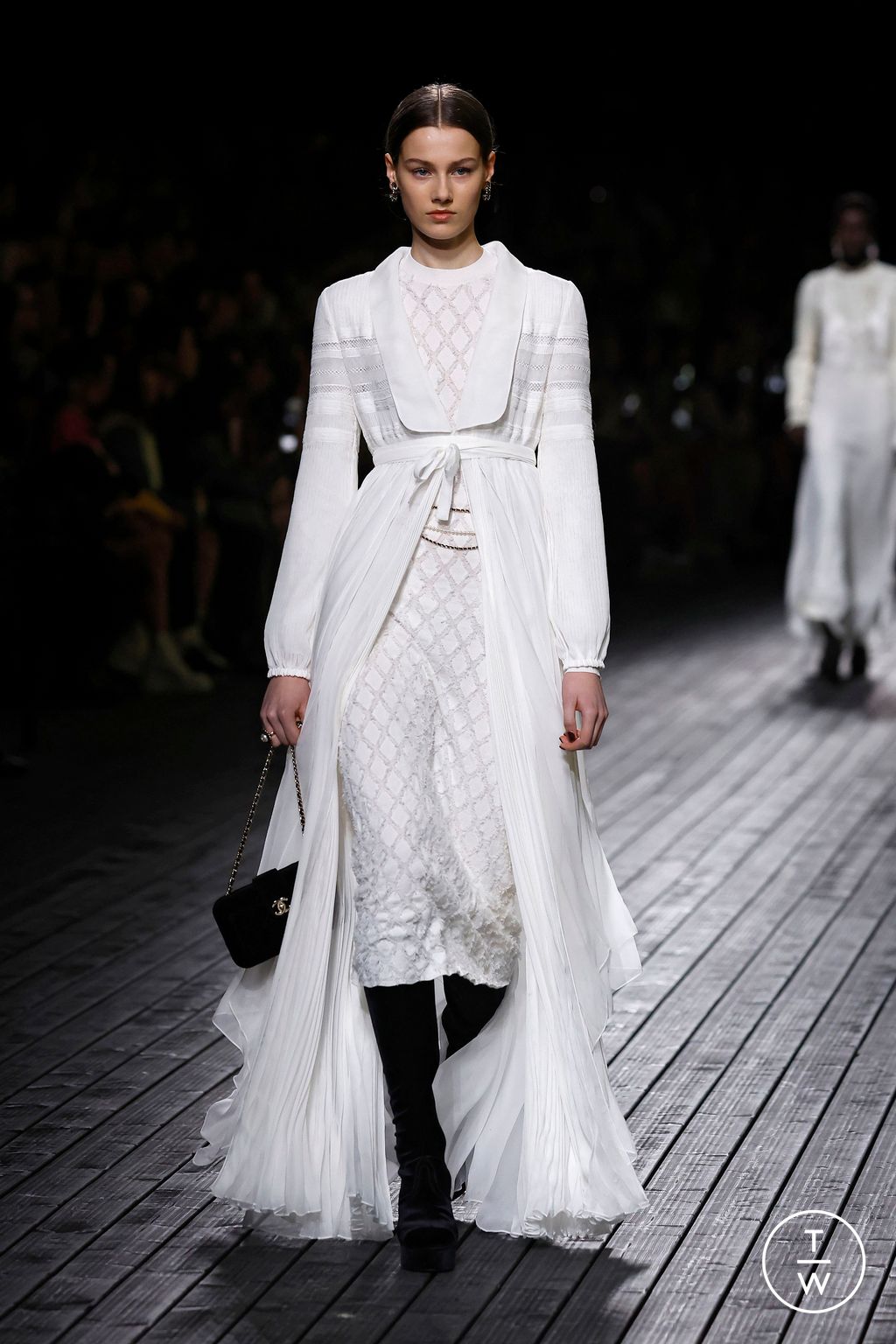 Fashion Week Paris Fall/Winter 2024 look 70 de la collection Chanel womenswear