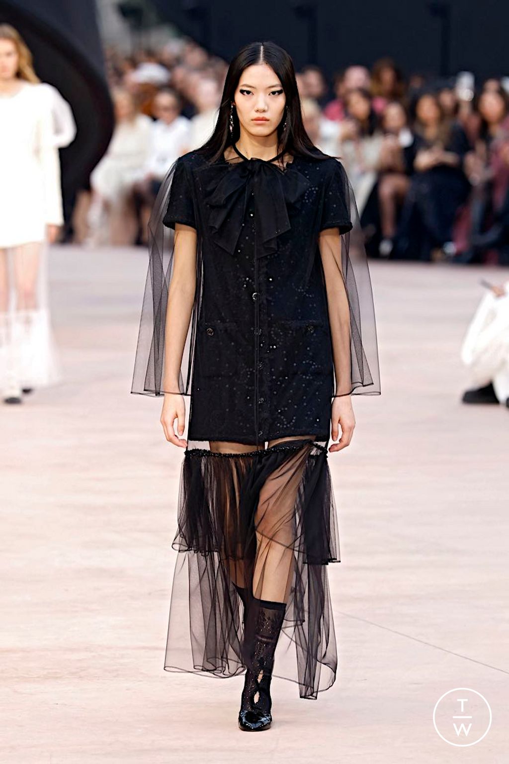 Fashion Week Paris Fall/Winter 2025 look 4 from the Chanel collection womenswear