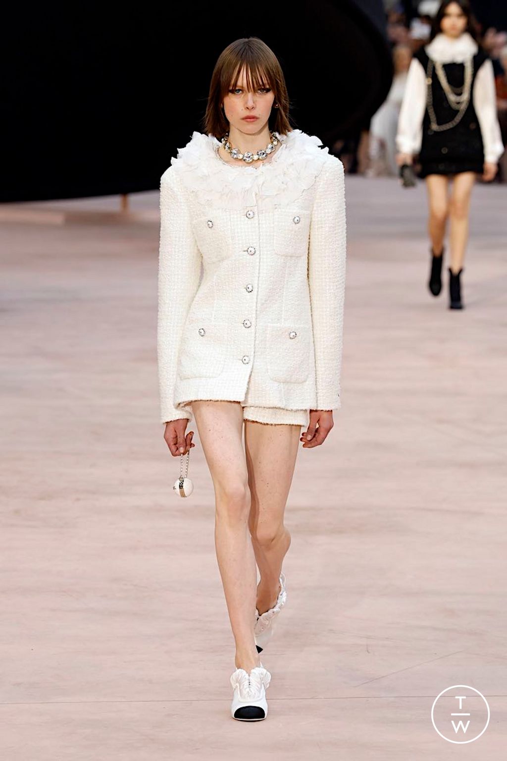 Fashion Week Paris Fall/Winter 2025 look 12 from the Chanel collection womenswear