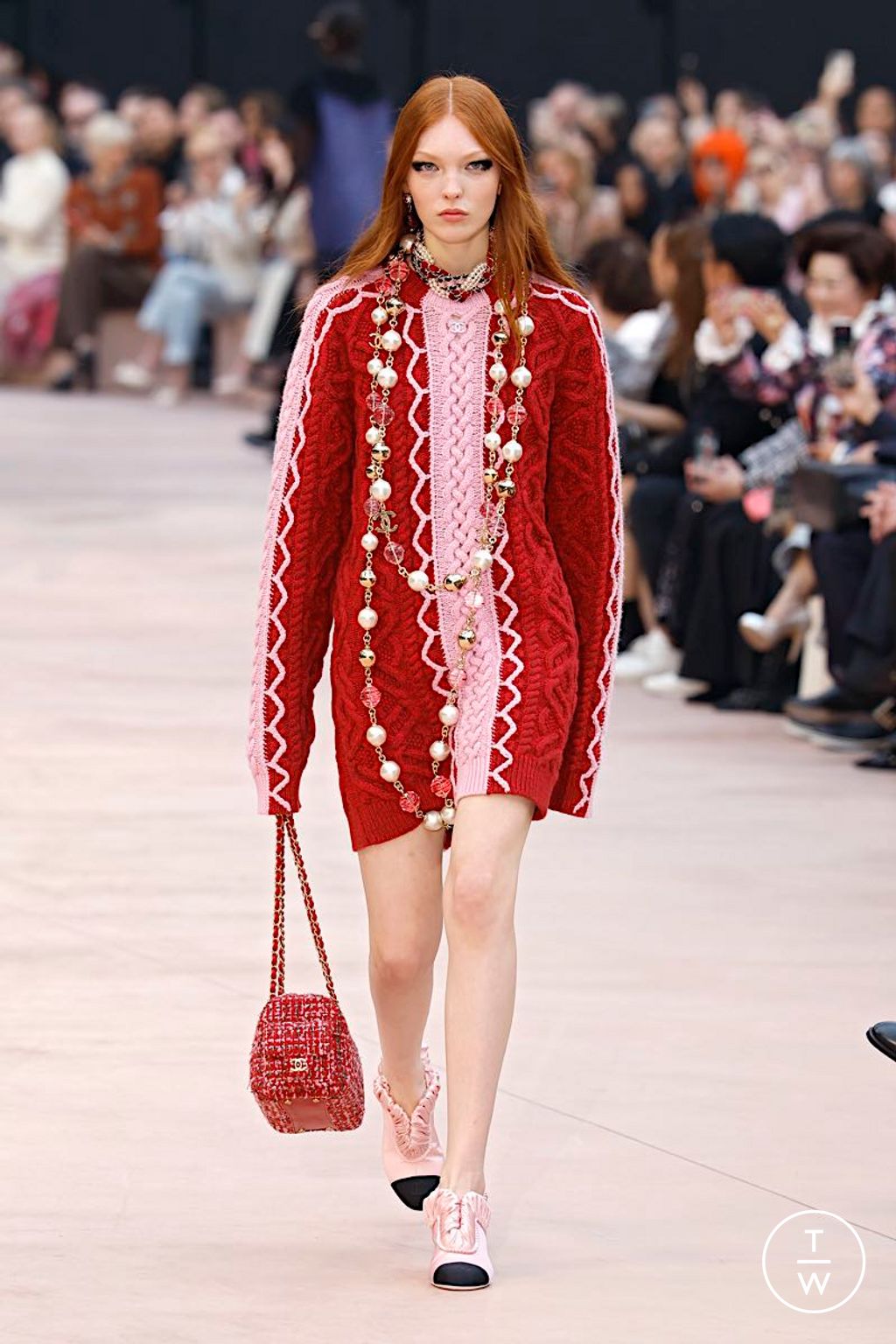Fashion Week Paris Fall/Winter 2025 look 21 de la collection Chanel womenswear