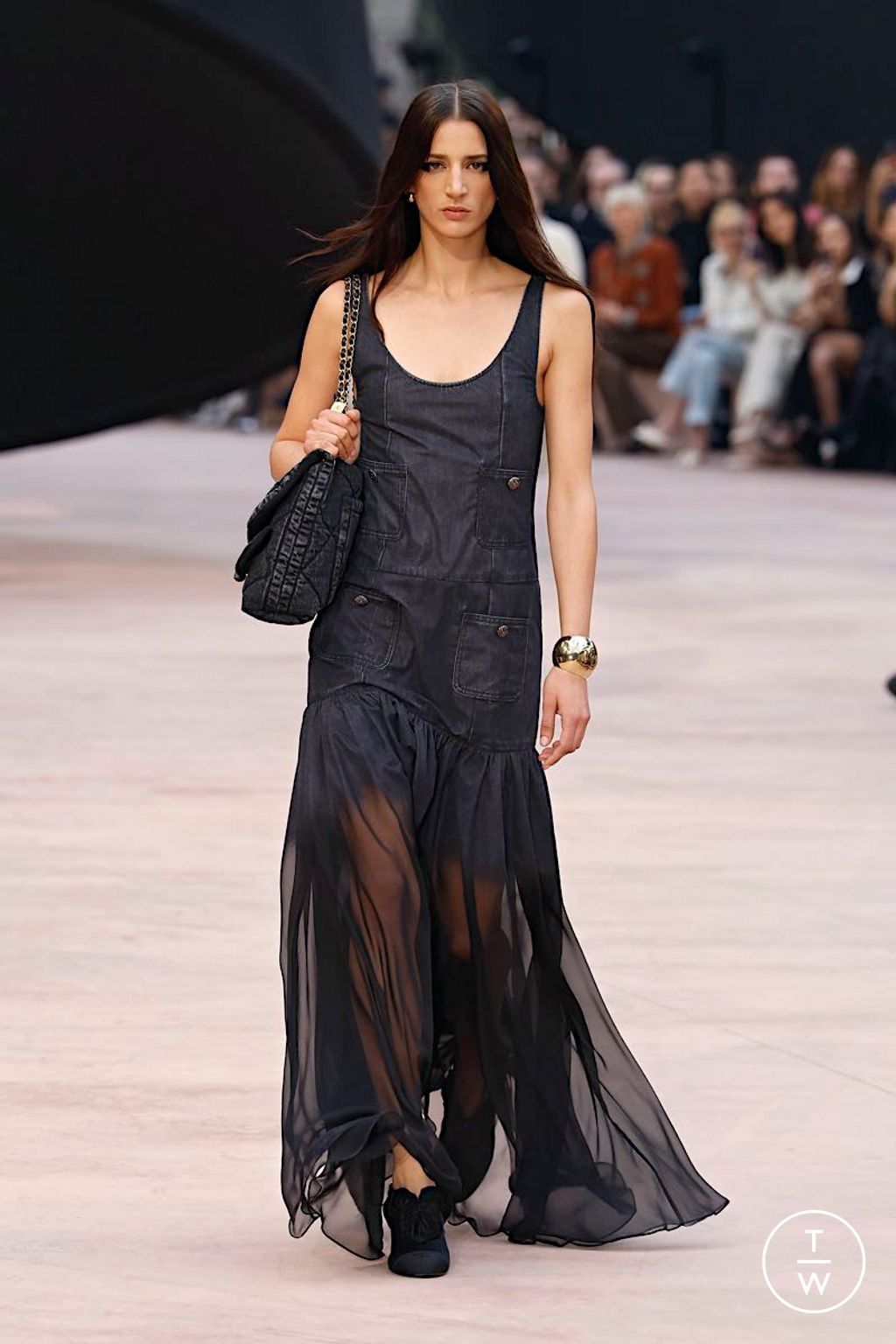 Fashion Week Paris Fall/Winter 2025 look 51 from the Chanel collection womenswear