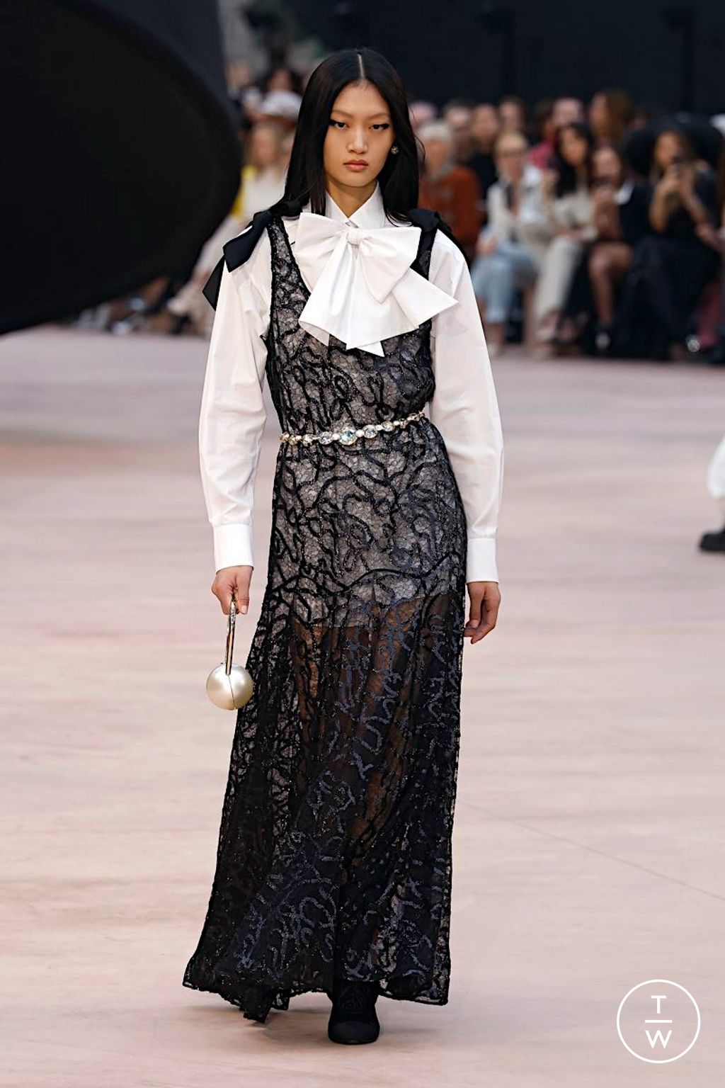 Fashion Week Paris Fall/Winter 2025 look 61 from the Chanel collection womenswear