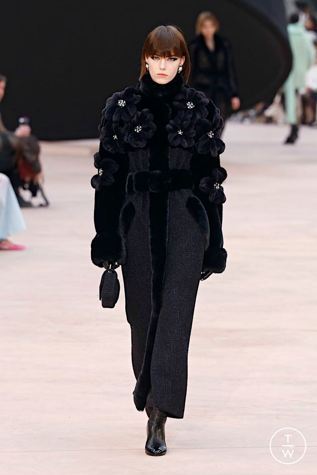 Fashion Week Paris Fall/Winter 2025 look 63 from the Chanel collection womenswear