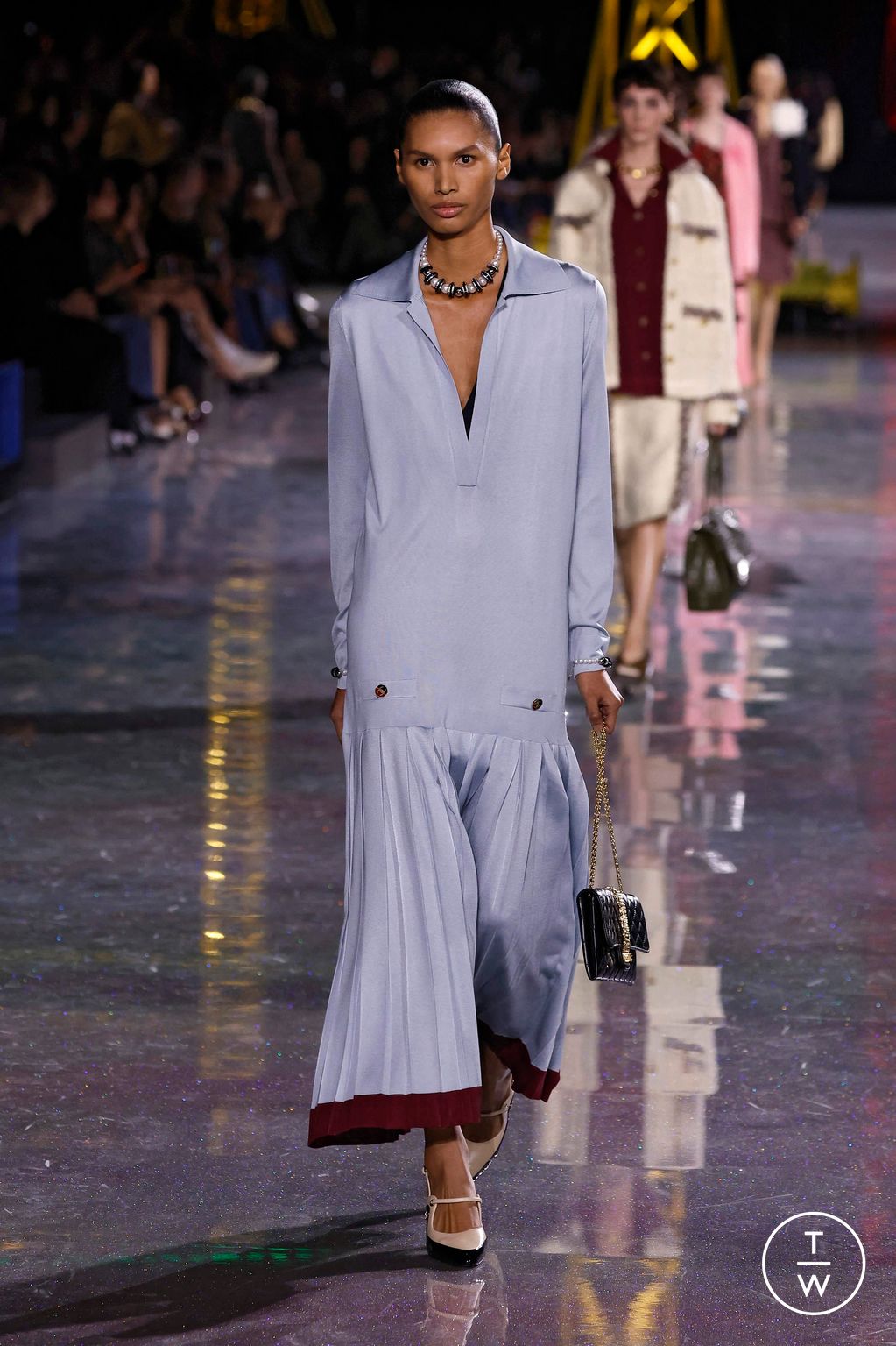 Fashion Week Paris Fall/Winter 2026 look 10 from the Chanel collection 女装