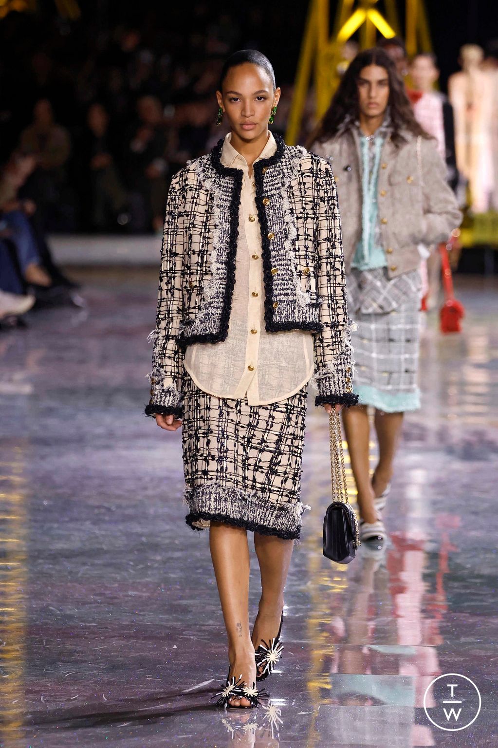 Fashion Week Paris Fall/Winter 2026 look 25 from the Chanel collection 女装