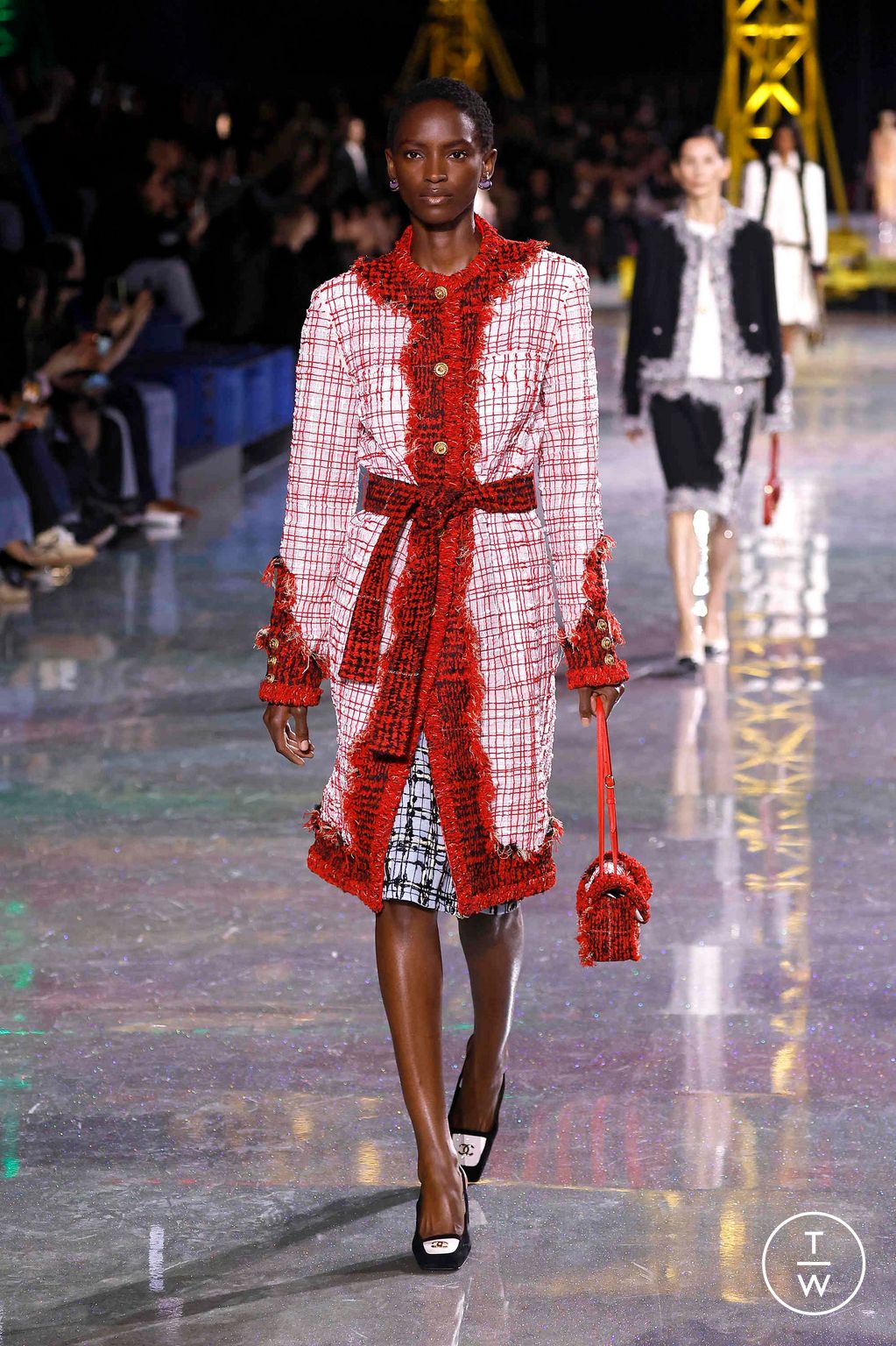 Fashion Week Paris Fall/Winter 2026 look 27 from the Chanel collection 女装