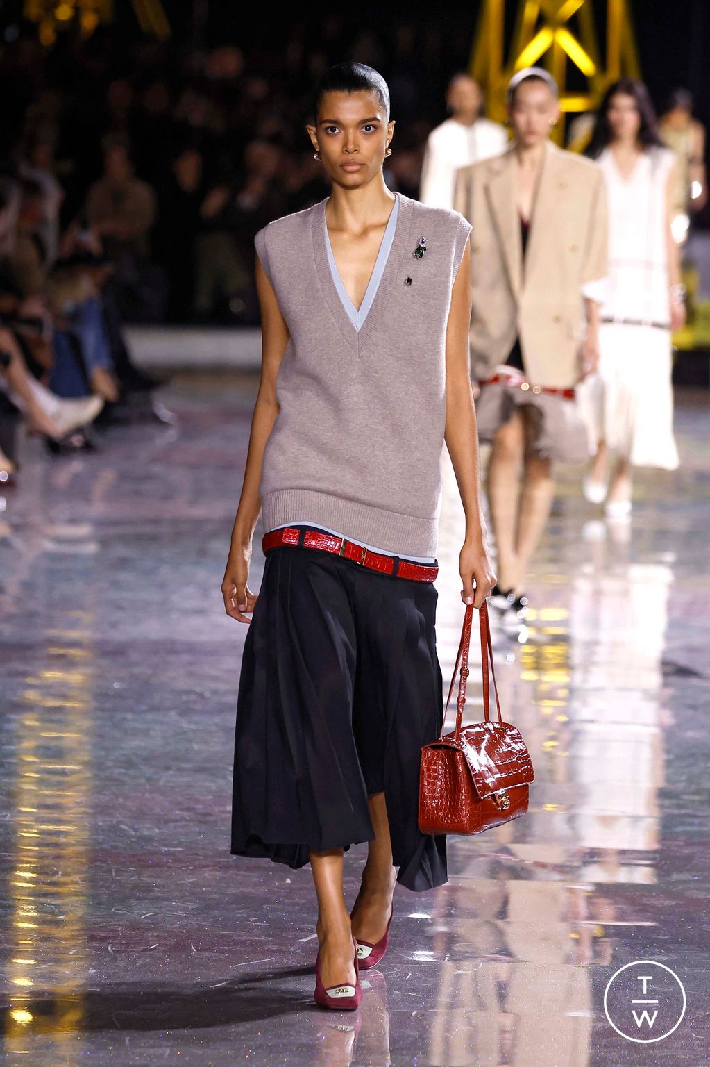 Fashion Week Paris Fall/Winter 2026 look 32 from the Chanel collection 女装