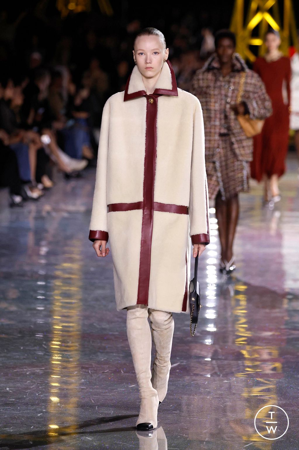 Fashion Week Paris Fall/Winter 2026 look 42 from the Chanel collection womenswear