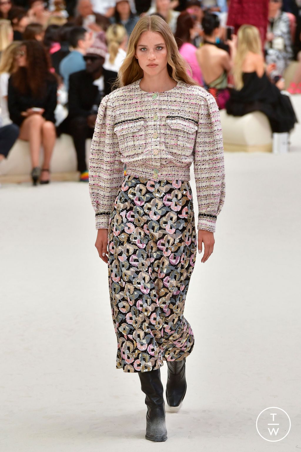 Fashion Week Paris Fall/Winter 2022 look 17 from the Chanel collection 高级定制