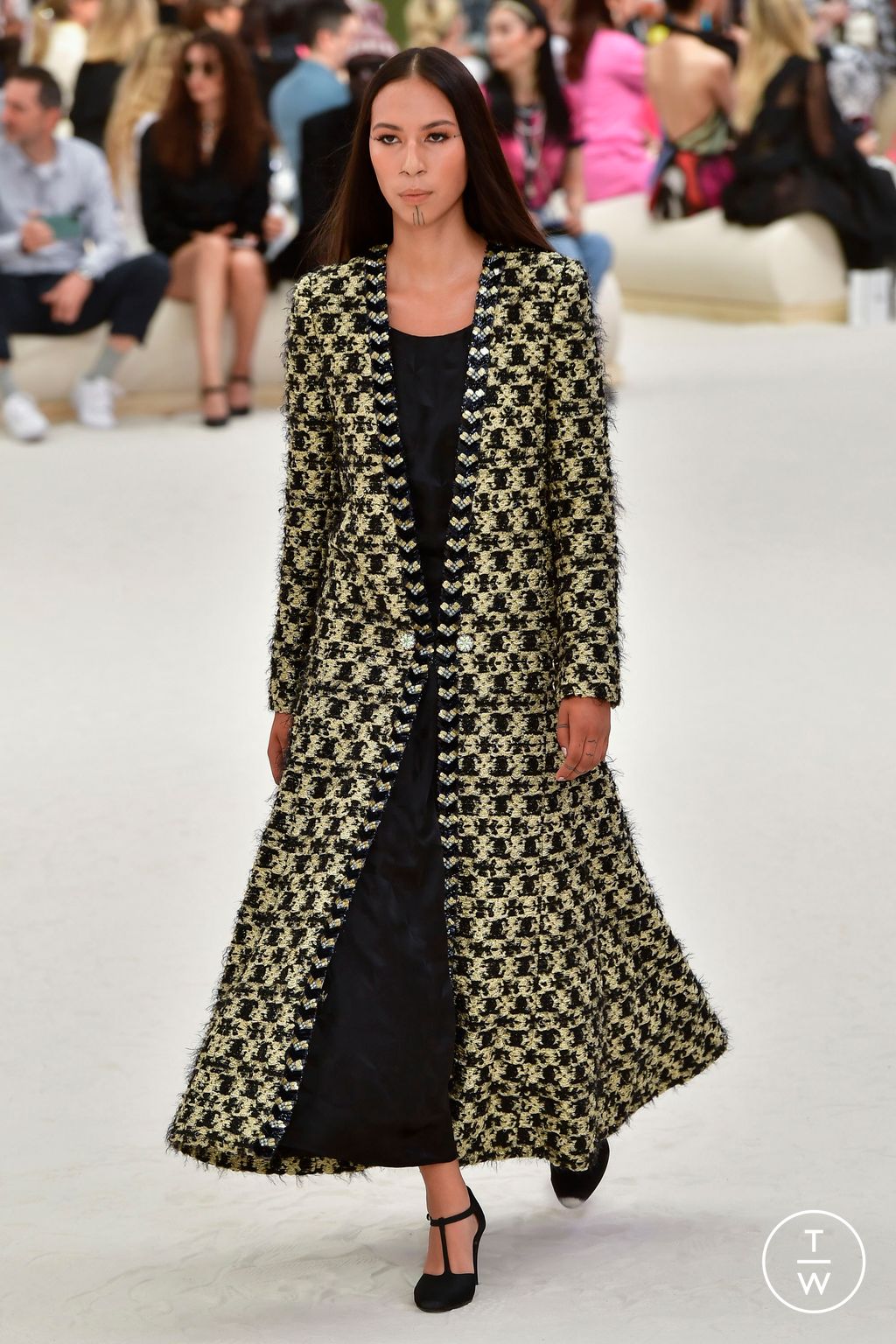 Fashion Week Paris Fall/Winter 2022 look 18 from the Chanel collection 高级定制