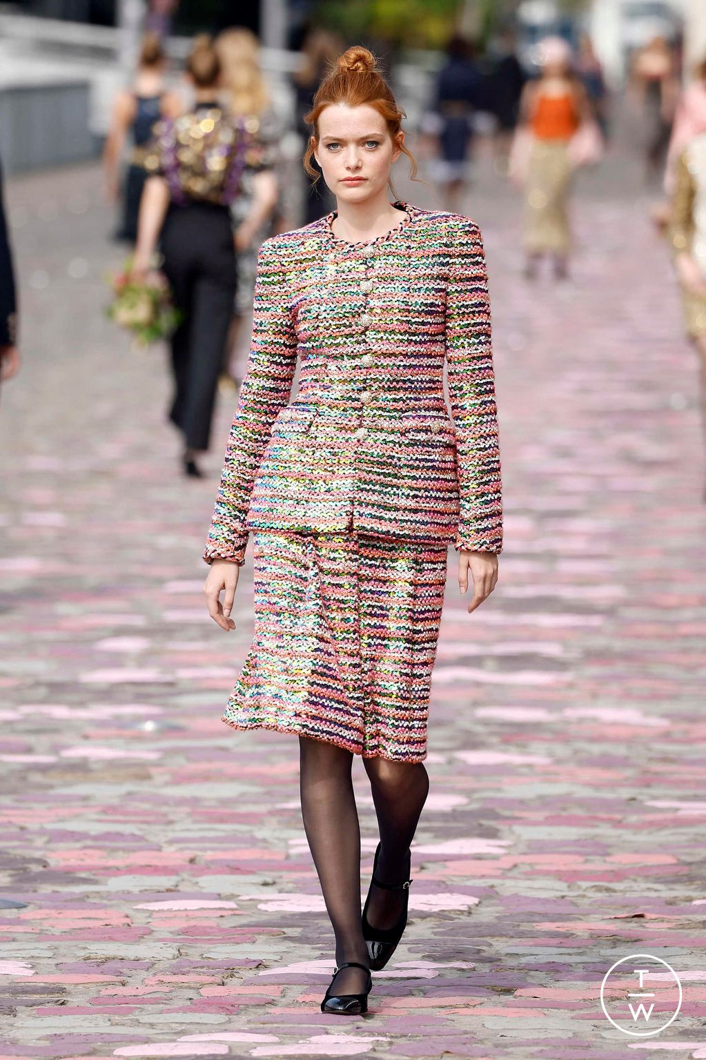 Fashion Week Paris Fall/Winter 2023 look 20 from the Chanel collection couture