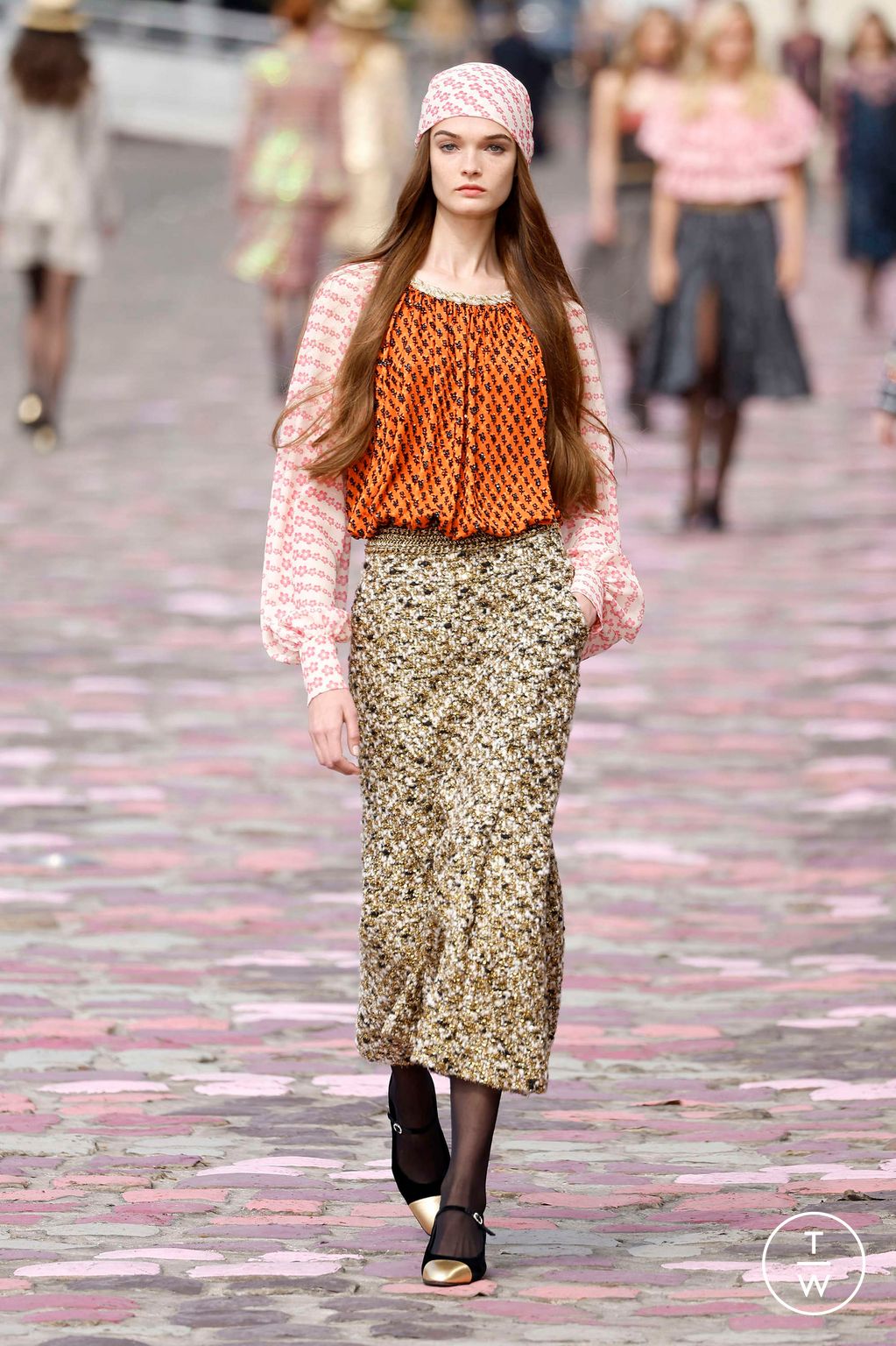 Fashion Week Paris Fall/Winter 2023 look 24 de la collection Chanel couture