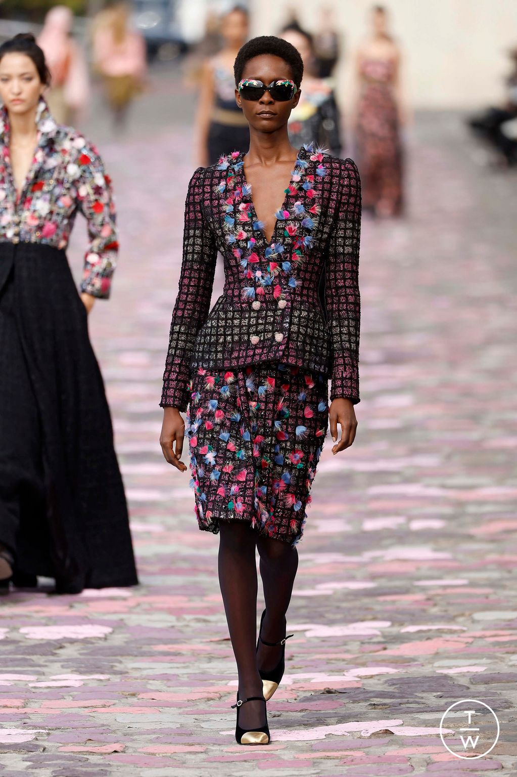 Fashion Week Paris Fall/Winter 2023 look 30 de la collection Chanel couture