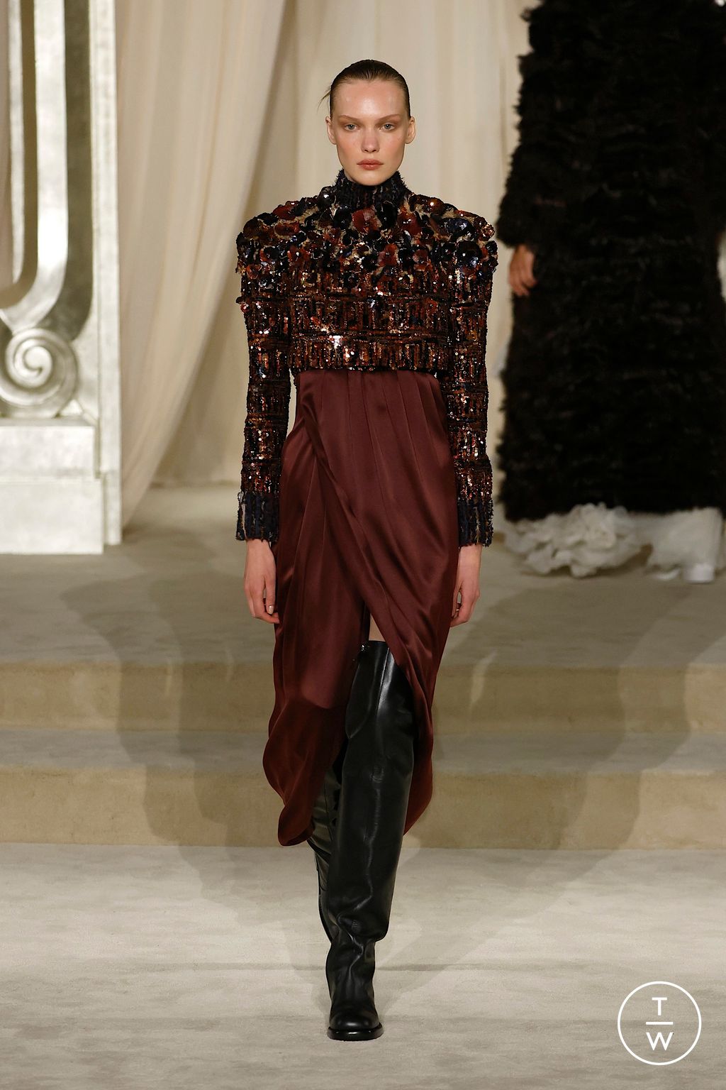 Fashion Week Paris Fall/Winter 2025 look 24 from the Chanel collection couture
