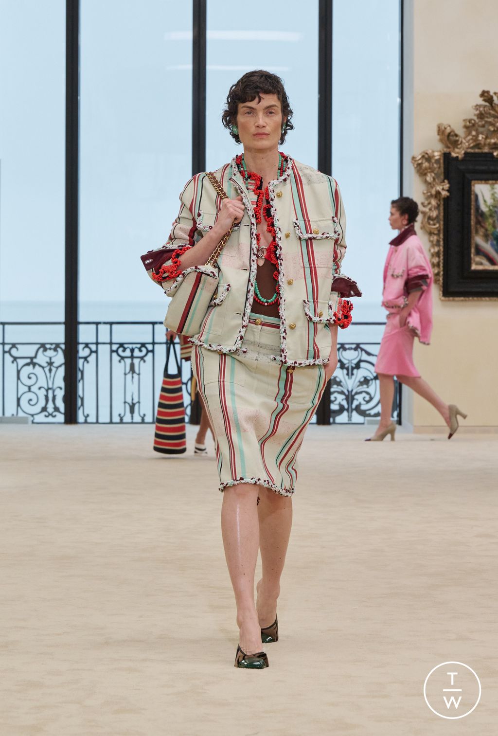 Fashion Week Paris Resort 2027 look 24 from the Chanel collection 女装