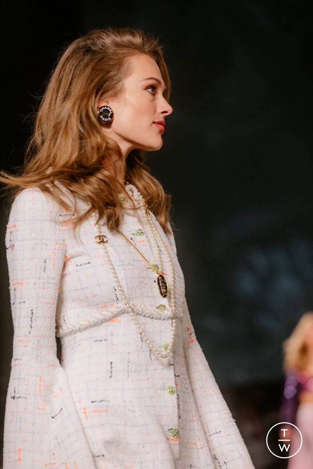 Fashion Week Paris Resort 2024 look 14 de la collection Chanel womenswear accessories