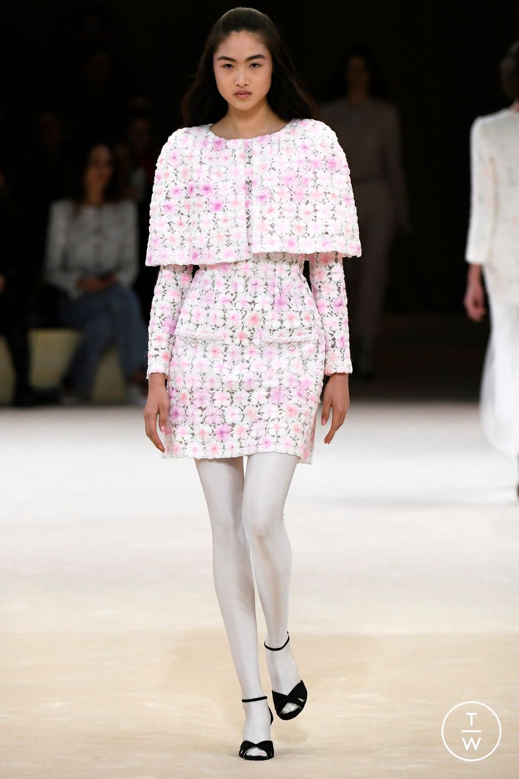 Fashion Week Paris Spring/Summer 2024 look 11 de la collection Chanel couture