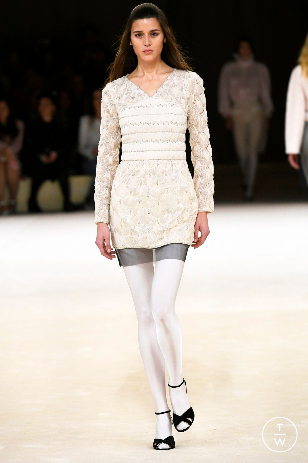 Fashion Week Paris Spring/Summer 2024 look 13 from the Chanel collection couture
