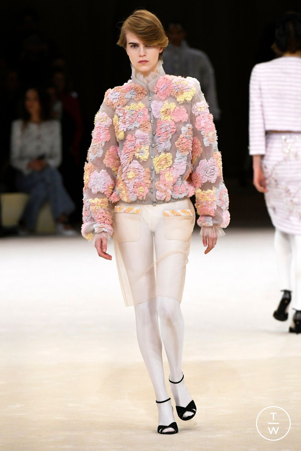 Fashion Week Paris Spring/Summer 2024 look 15 de la collection Chanel couture