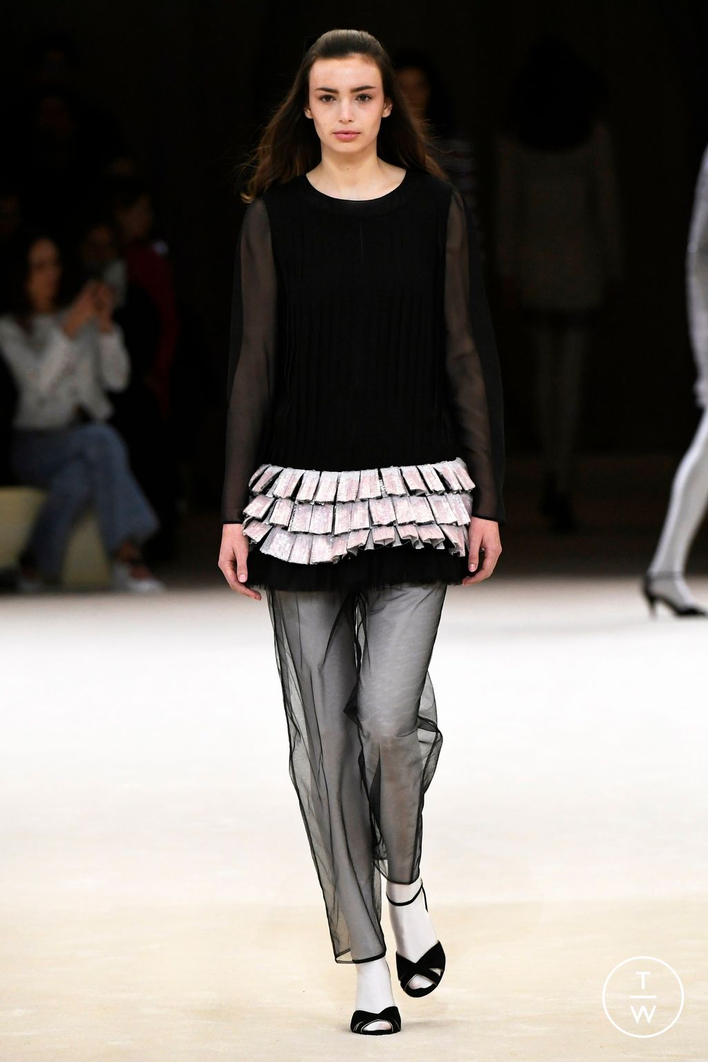 Fashion Week Paris Spring/Summer 2024 look 19 from the Chanel collection couture