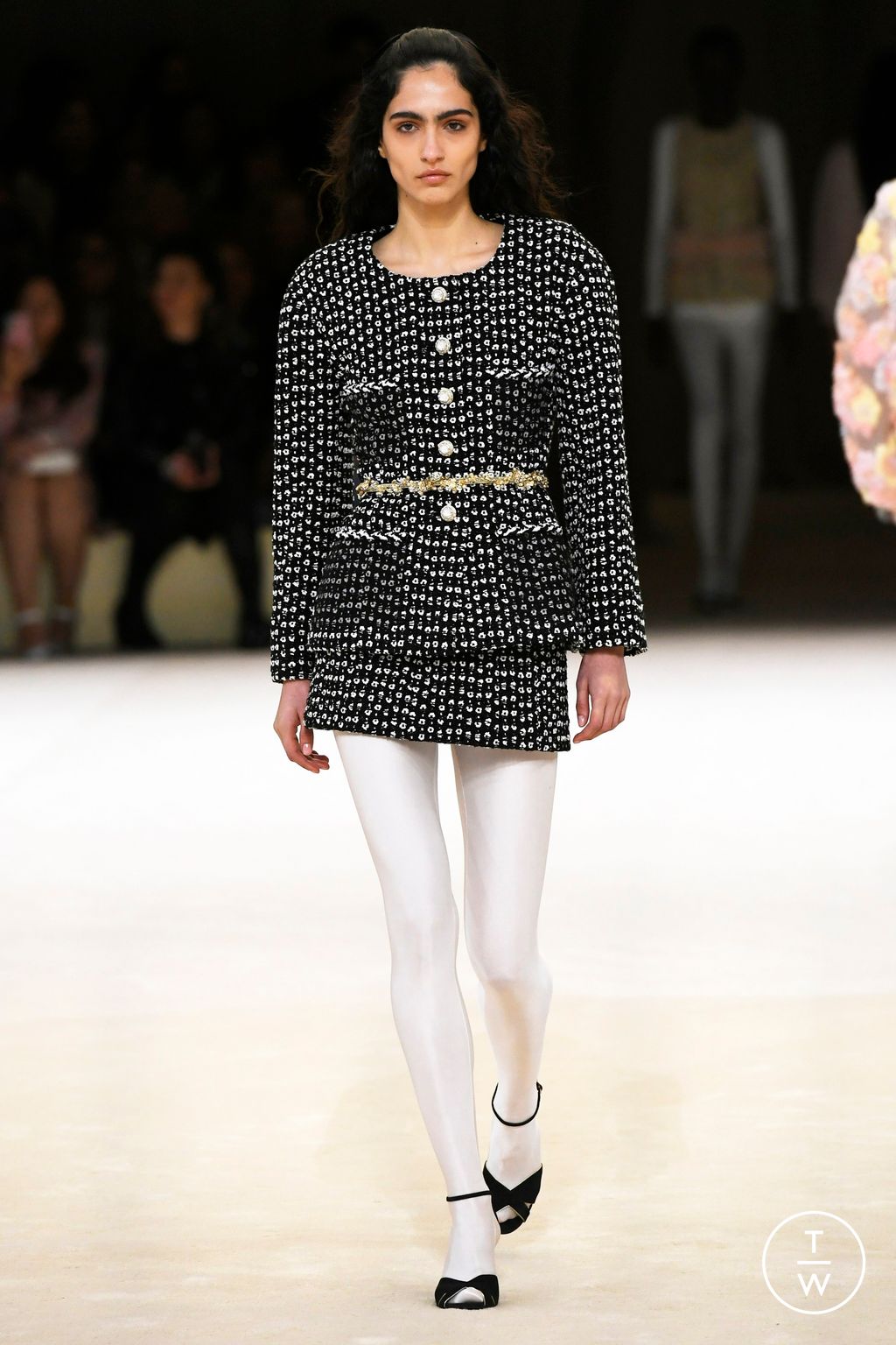 Fashion Week Paris Spring/Summer 2024 look 21 from the Chanel collection couture
