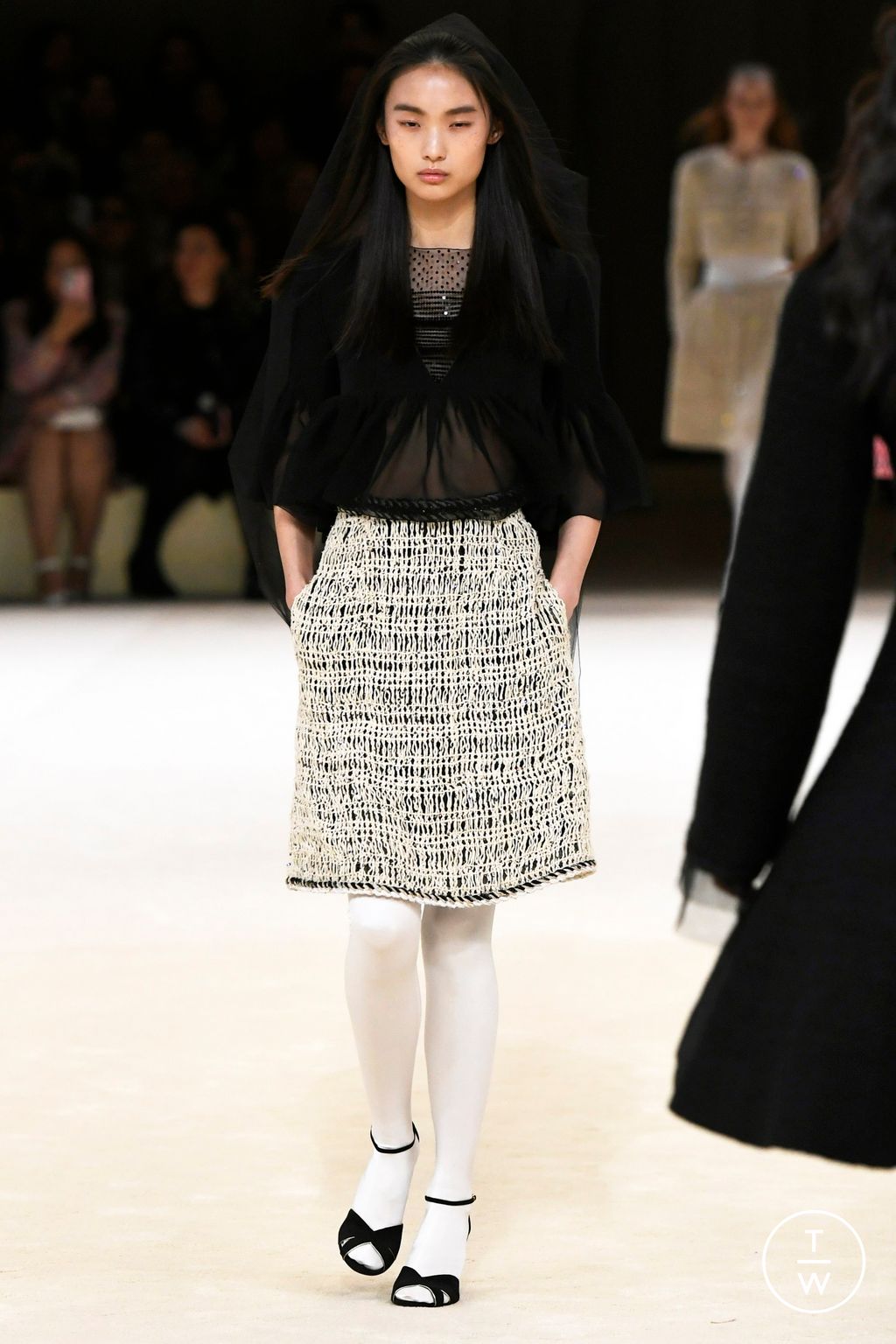 Fashion Week Paris Spring/Summer 2024 look 23 de la collection Chanel couture