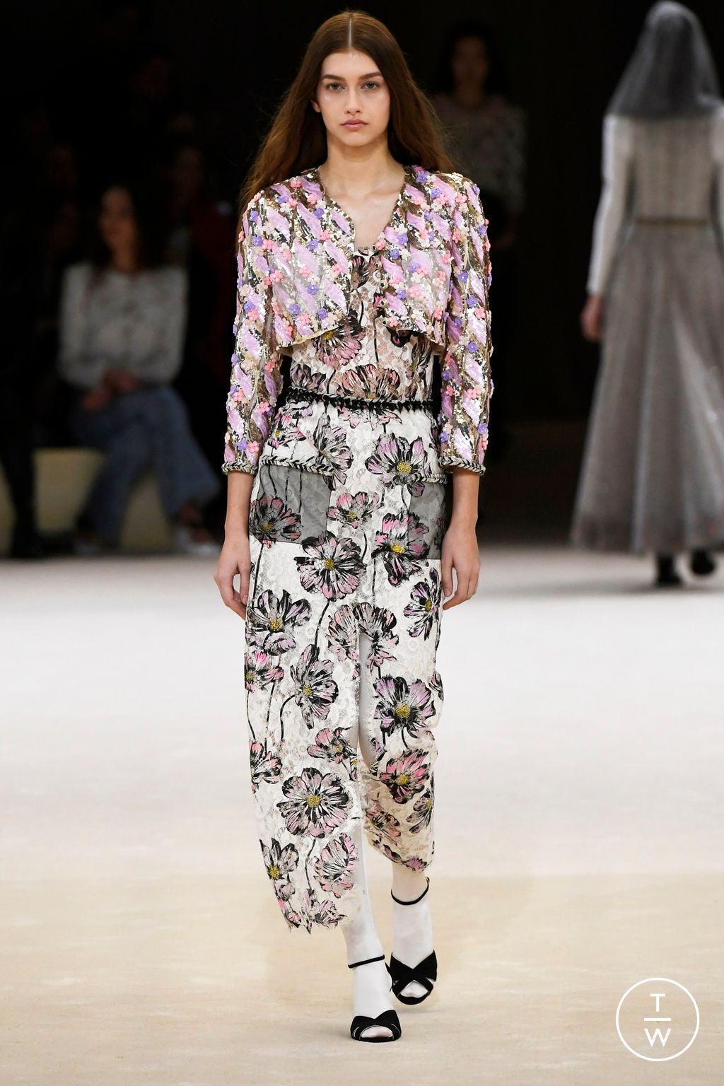 Fashion Week Paris Spring/Summer 2024 look 32 from the Chanel collection 高级定制