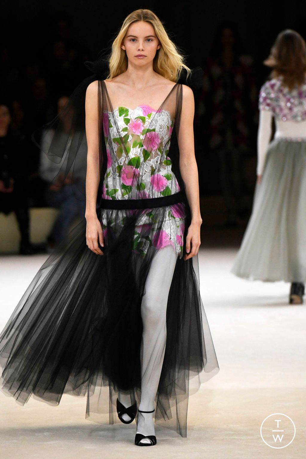 Fashion Week Paris Spring/Summer 2024 look 34 from the Chanel collection couture