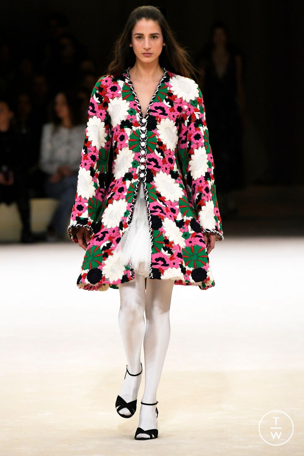 Fashion Week Paris Spring/Summer 2024 look 35 from the Chanel collection couture