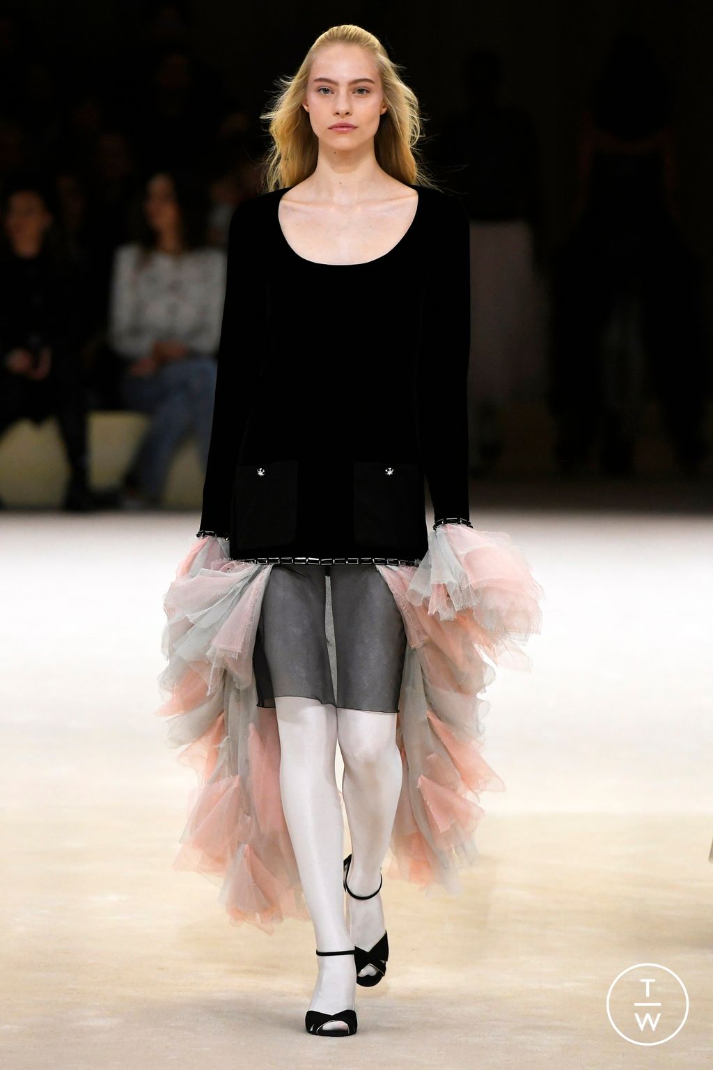 Fashion Week Paris Spring/Summer 2024 look 45 from the Chanel collection couture